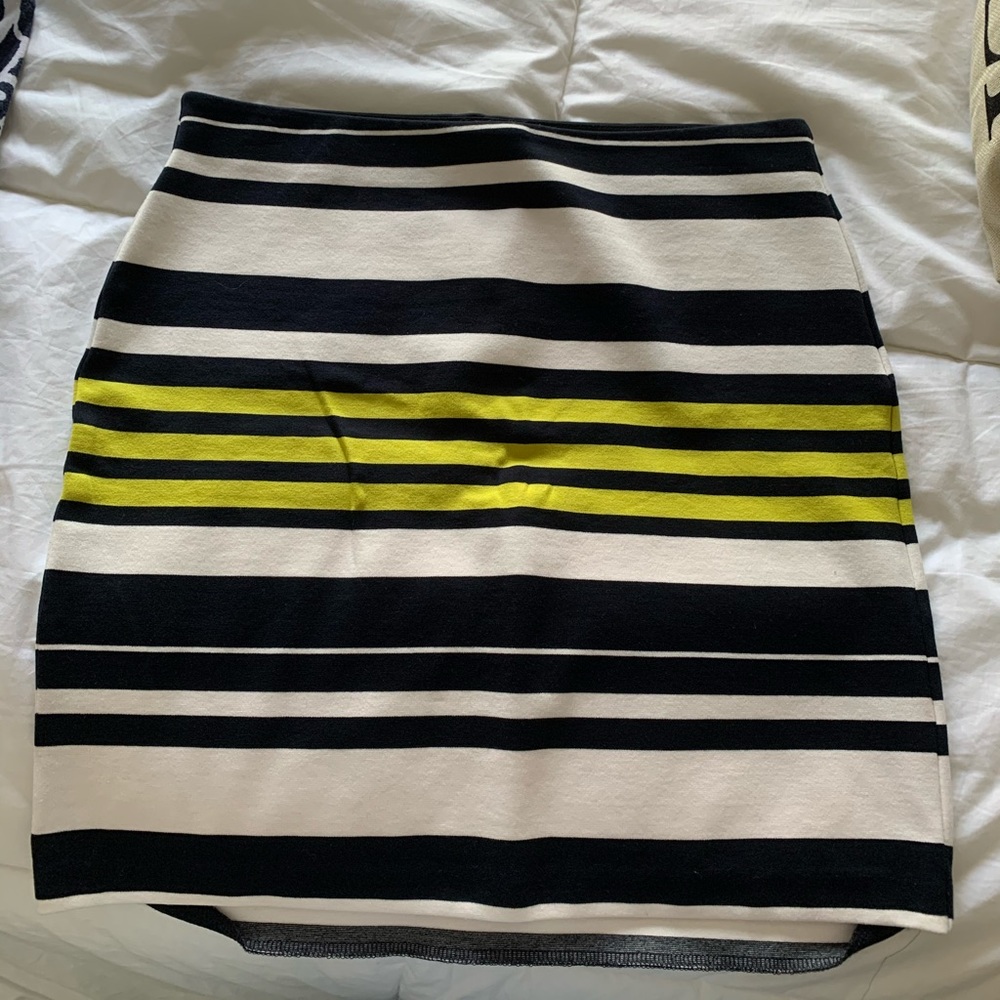 Ann Taylor pull on skirt